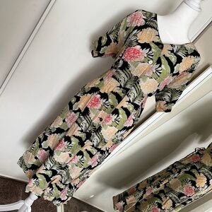 Norm Thompson Floral Print Dress with tie back at waist size Large